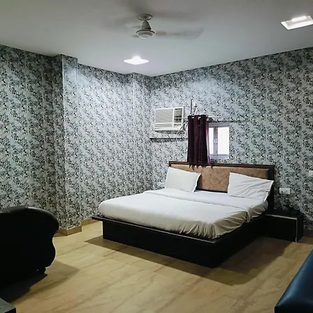 Hotel The Airport Residency